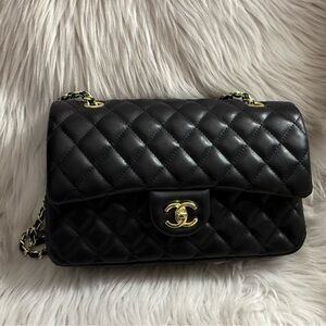Elegant Black Quilted Shoulder Bag